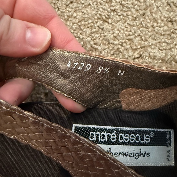 Andre Assous Featherweights metallic gold peep-toe woven slingback sandals - Picture 5 of 5